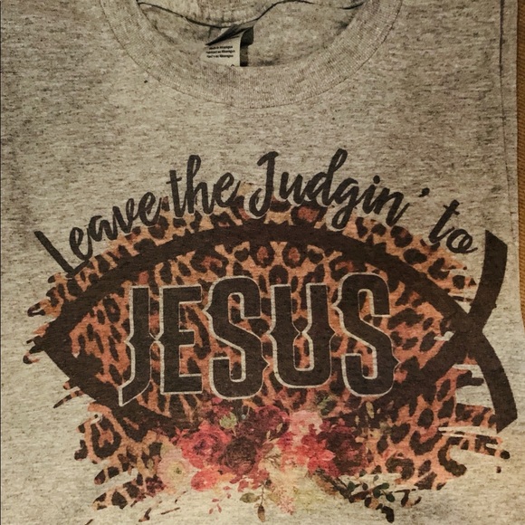 NEW T-shirt - Picture 1 of 1